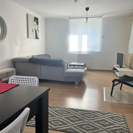 Casa Lola * أوبيرني